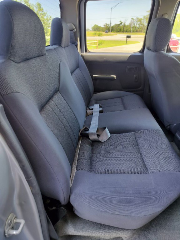 2002 Nissan Frontier Image 32