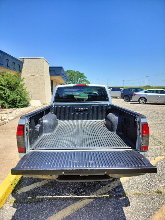 2002 Nissan Frontier Image 37