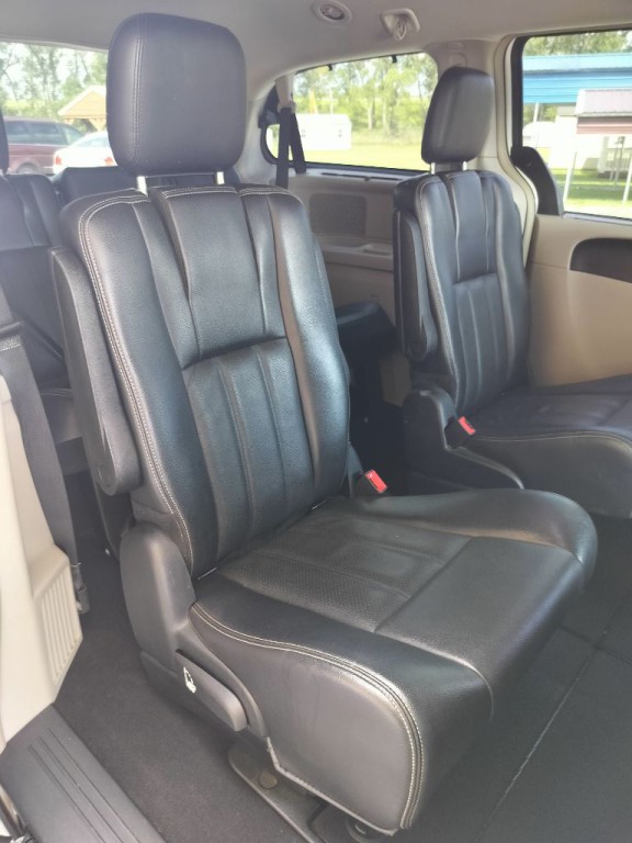 2013 Chrysler Town & Country Image 33