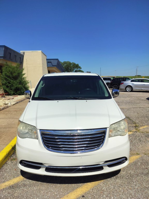2013 Chrysler Town & Country Image 36