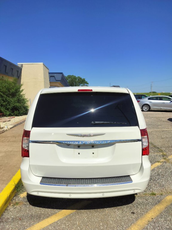 2013 Chrysler Town & Country Image 37