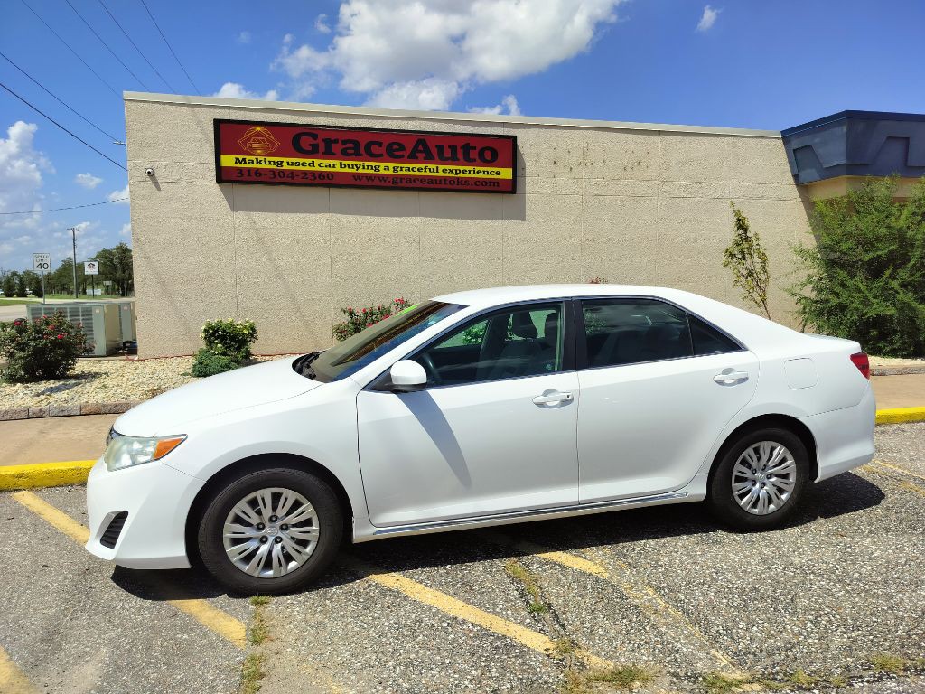 2014 Toyota Camry Image 5