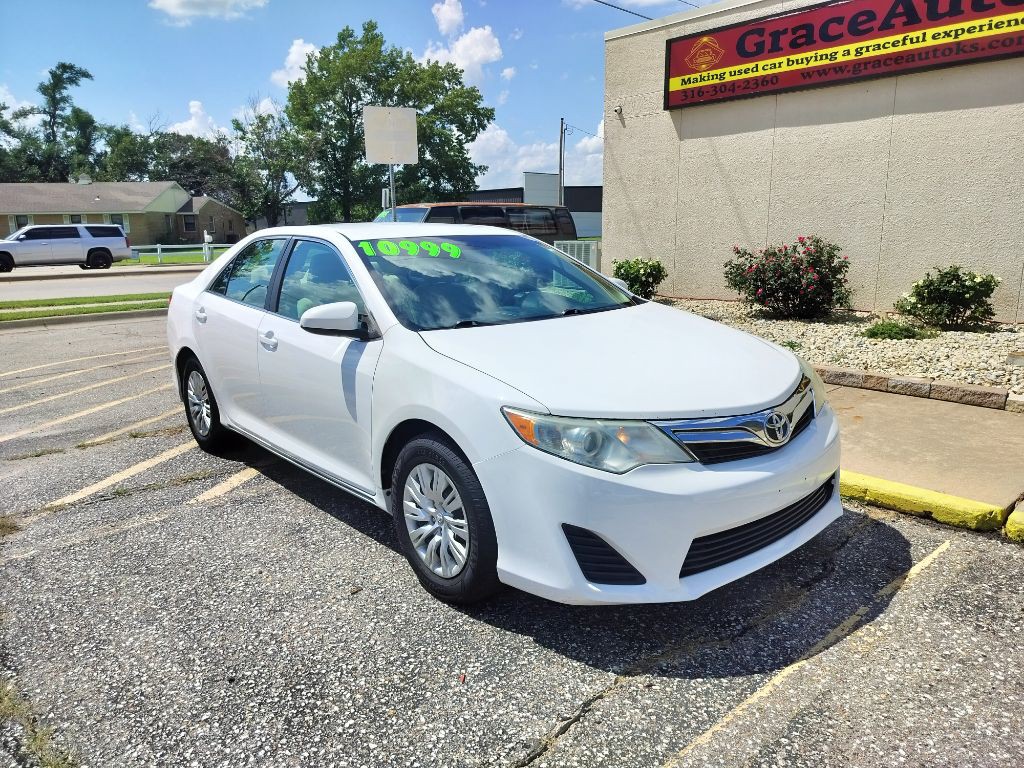 2014 Toyota Camry Image 11