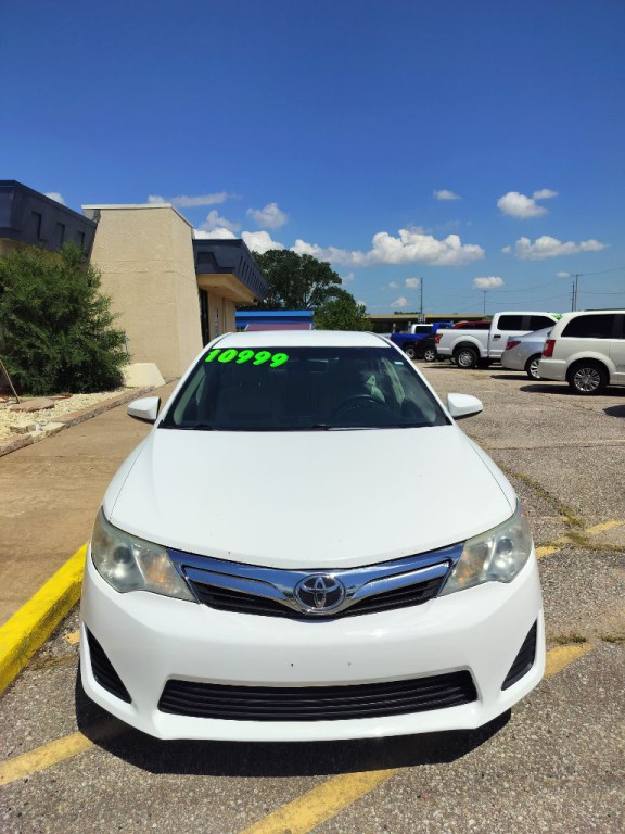 2014 Toyota Camry Image 15