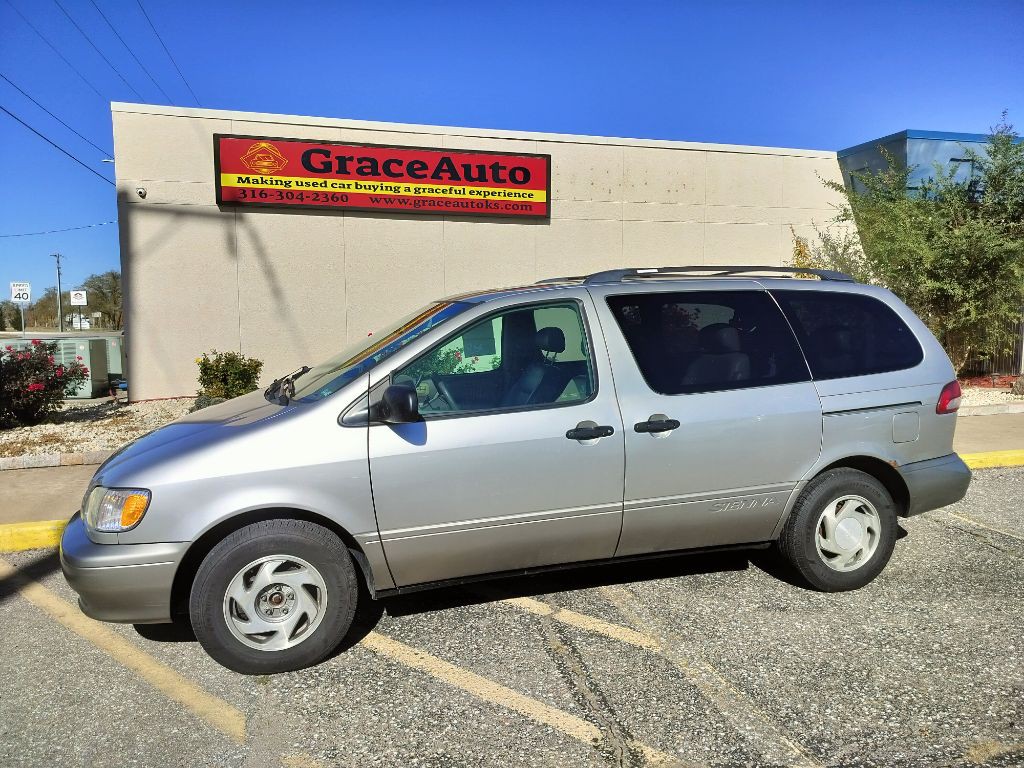 2001 Toyota Sienna Image 5