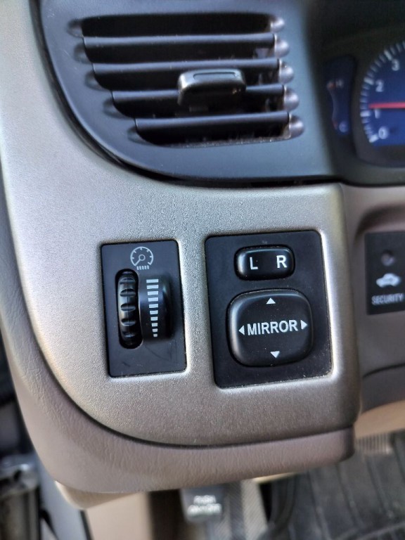 2001 Toyota Sienna Image 10