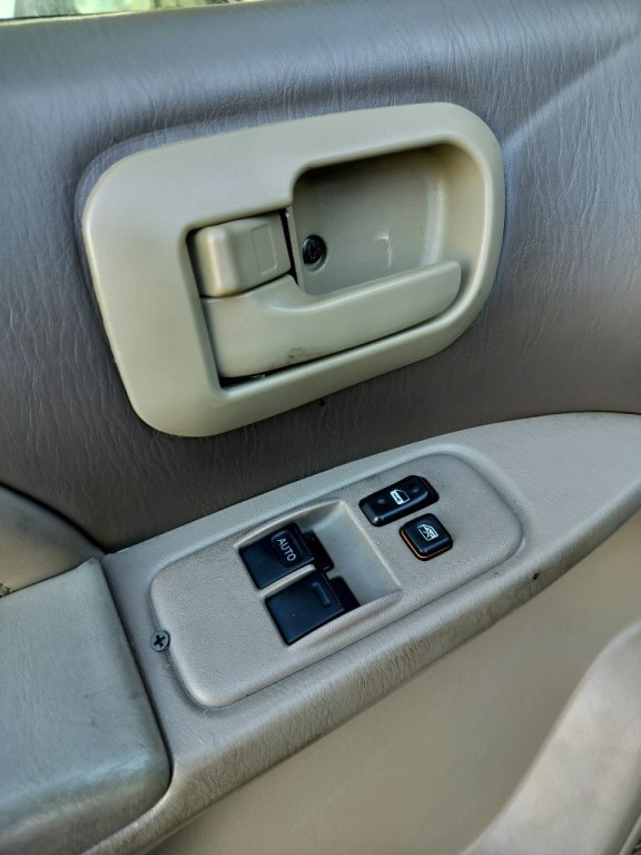 2001 Toyota Sienna Image 18