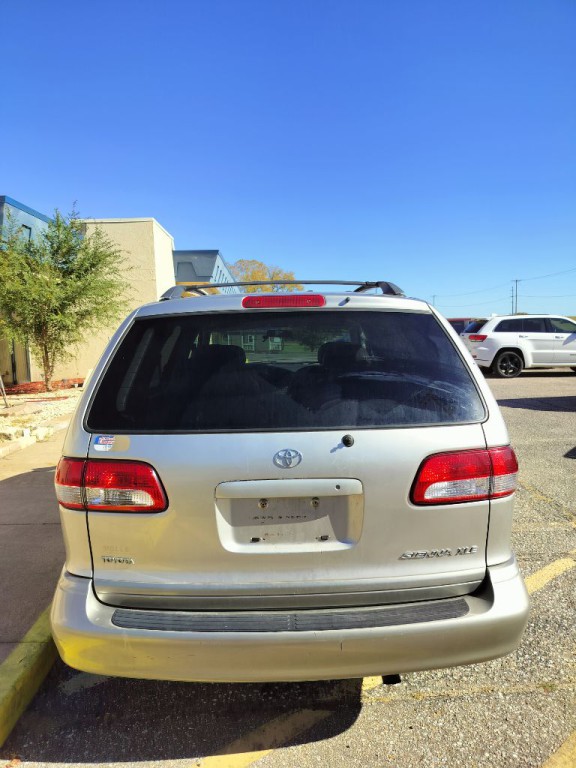 2001 Toyota Sienna Image 35