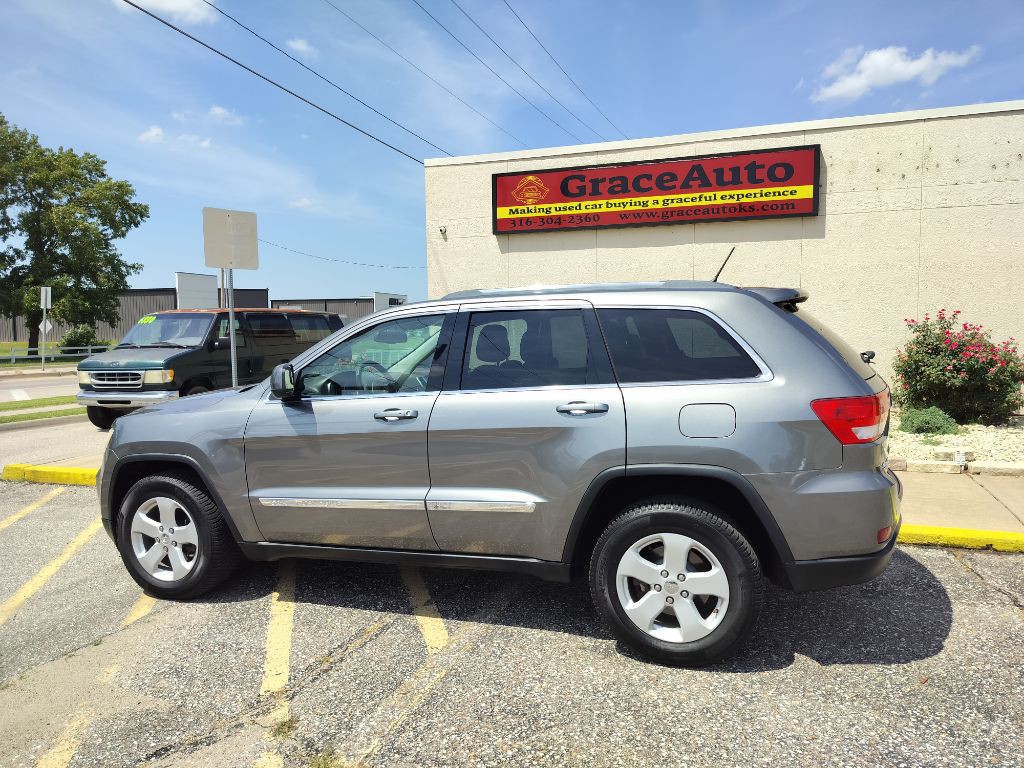 2012 Jeep Grand Cherokee Image 2