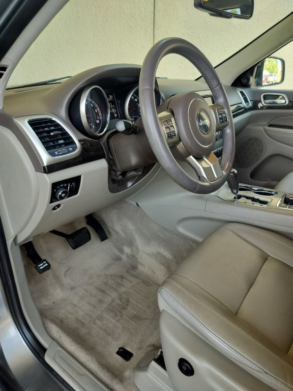 2012 Jeep Grand Cherokee Image 9