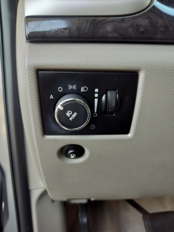2012 Jeep Grand Cherokee Image 10
