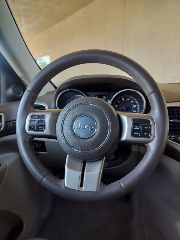 2012 Jeep Grand Cherokee Image 11