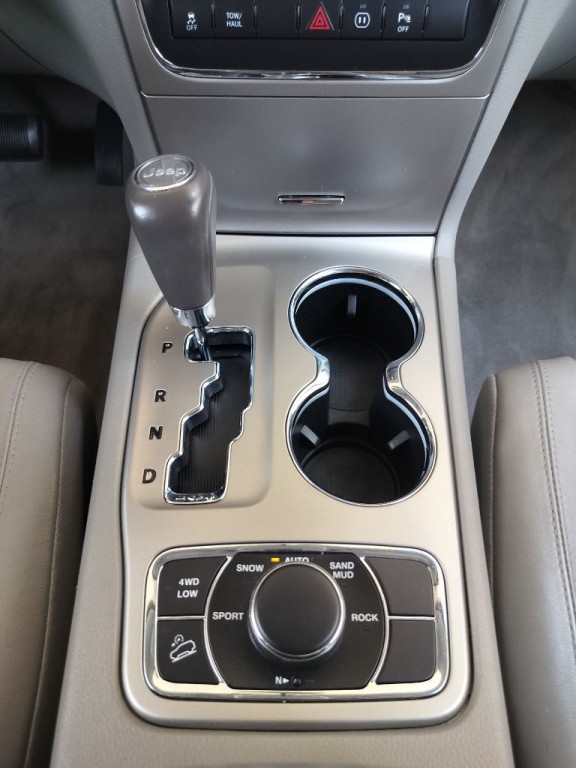 2012 Jeep Grand Cherokee Image 17