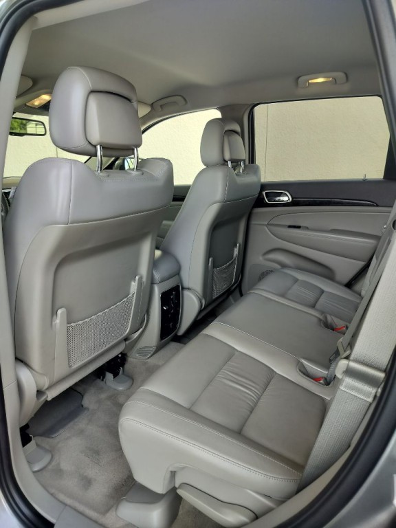 2012 Jeep Grand Cherokee Image 19