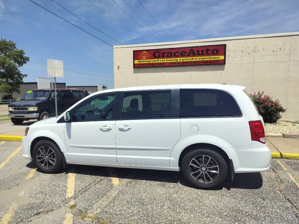 2017 Dodge Grand Caravan Image 2