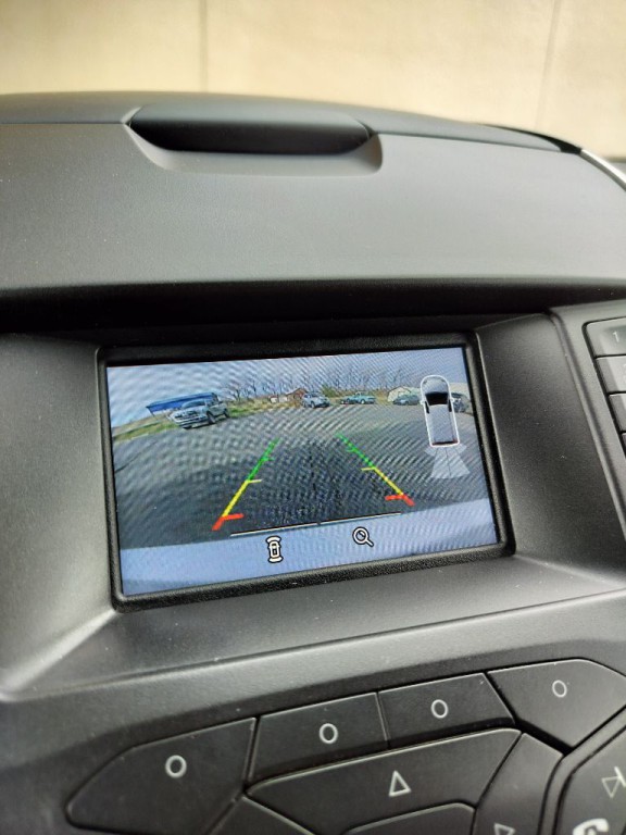 2017 Ford Edge Image 17