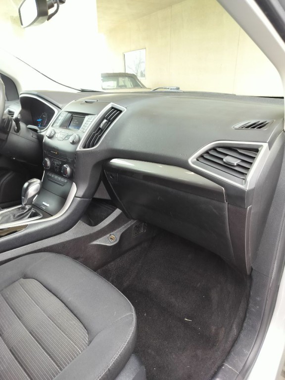 2017 Ford Edge Image 33