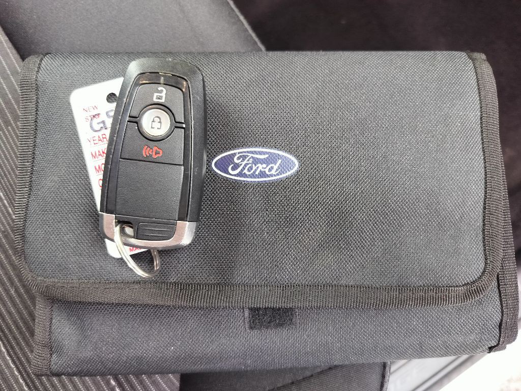 2017 Ford Edge Image 34