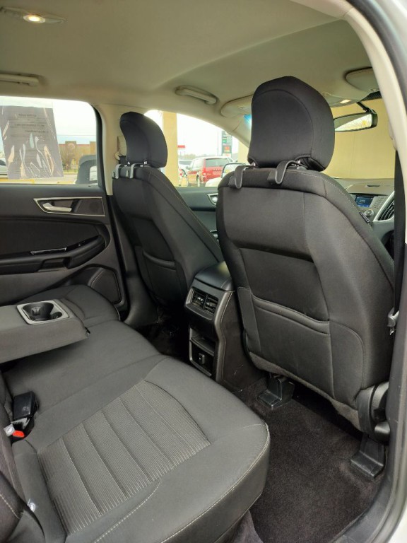 2017 Ford Edge Image 37