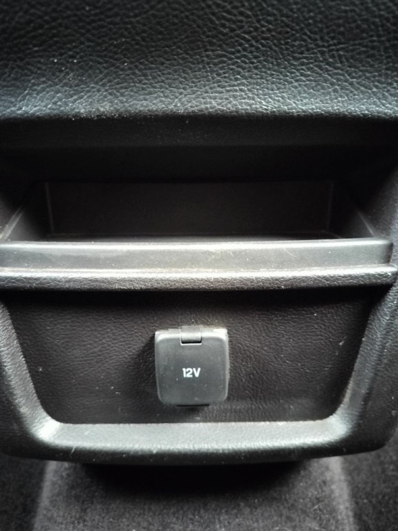 2017 Ford Edge Image 39