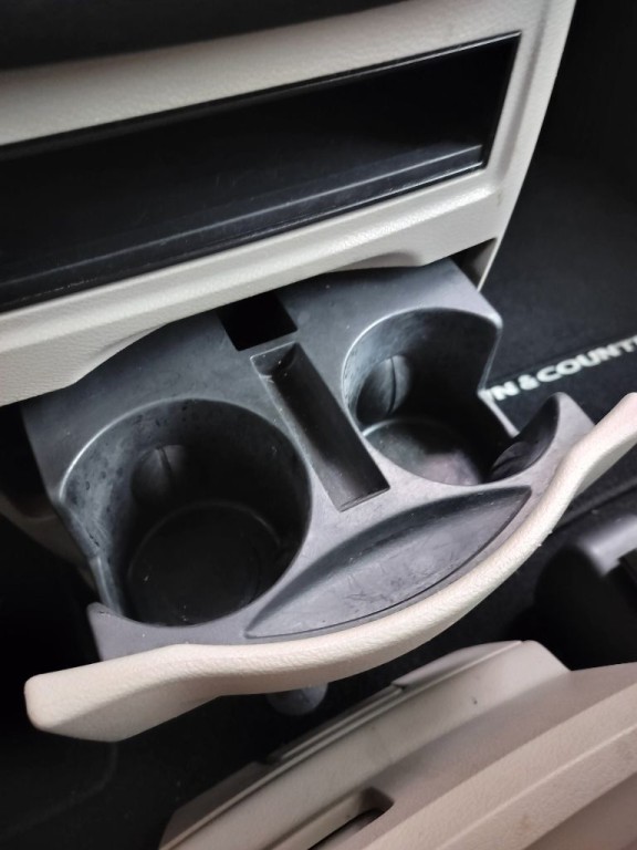 2016 Chrysler Town & Country Image 19