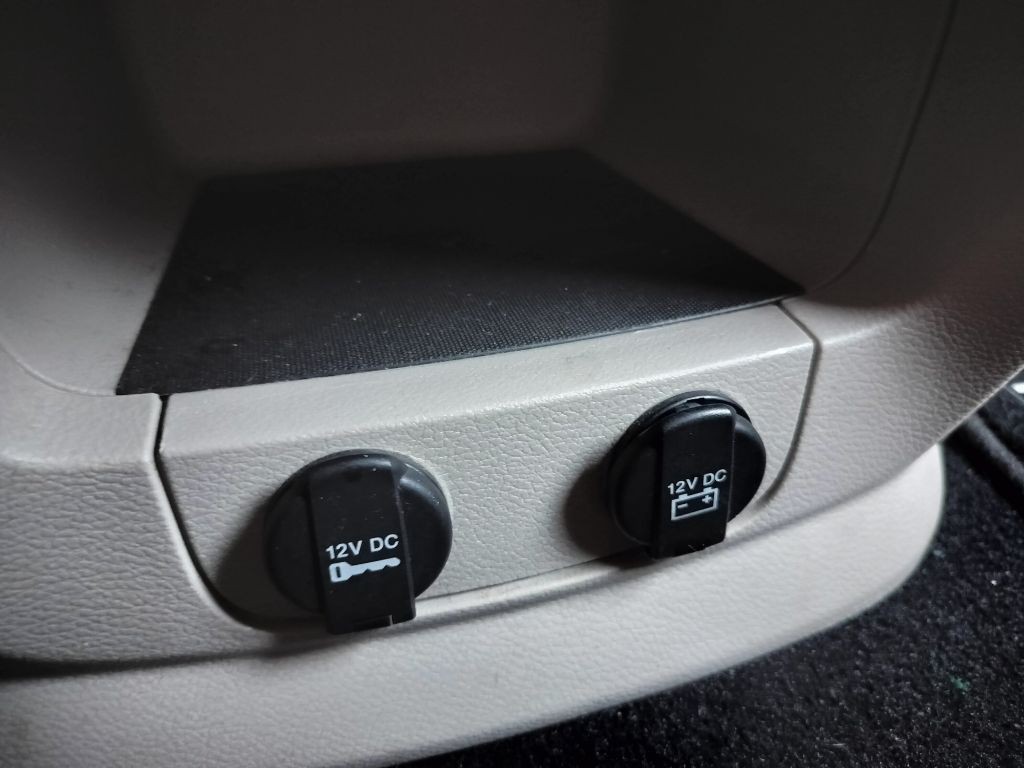 2016 Chrysler Town & Country Image 21