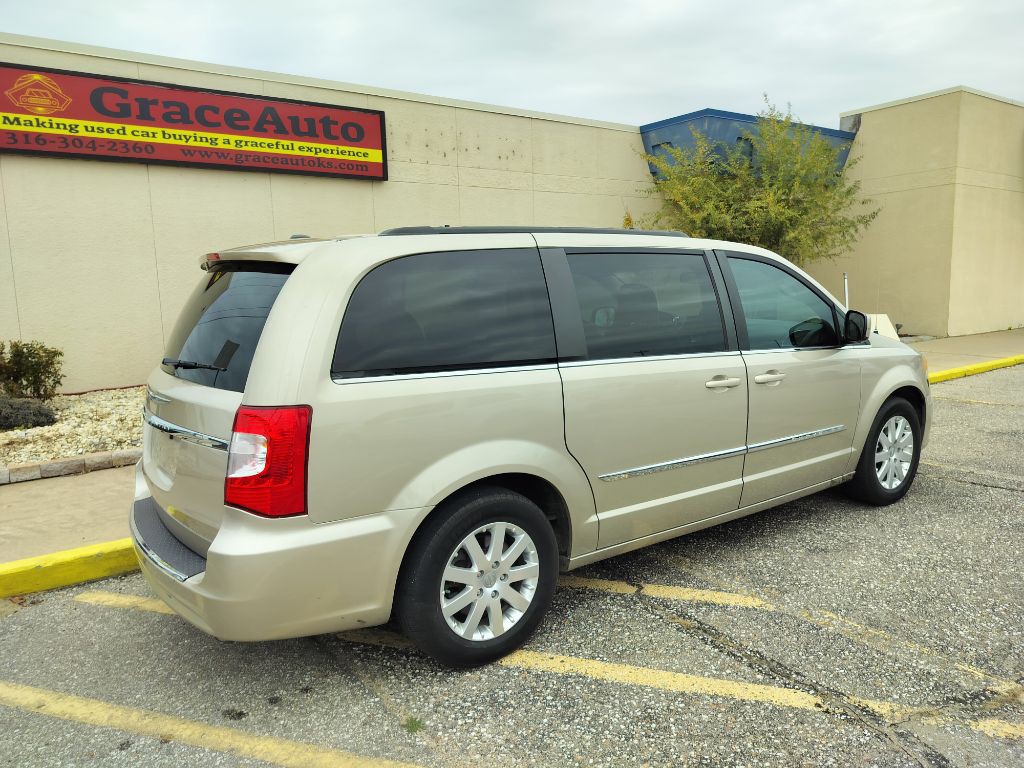 2016 Chrysler Town & Country Image 33