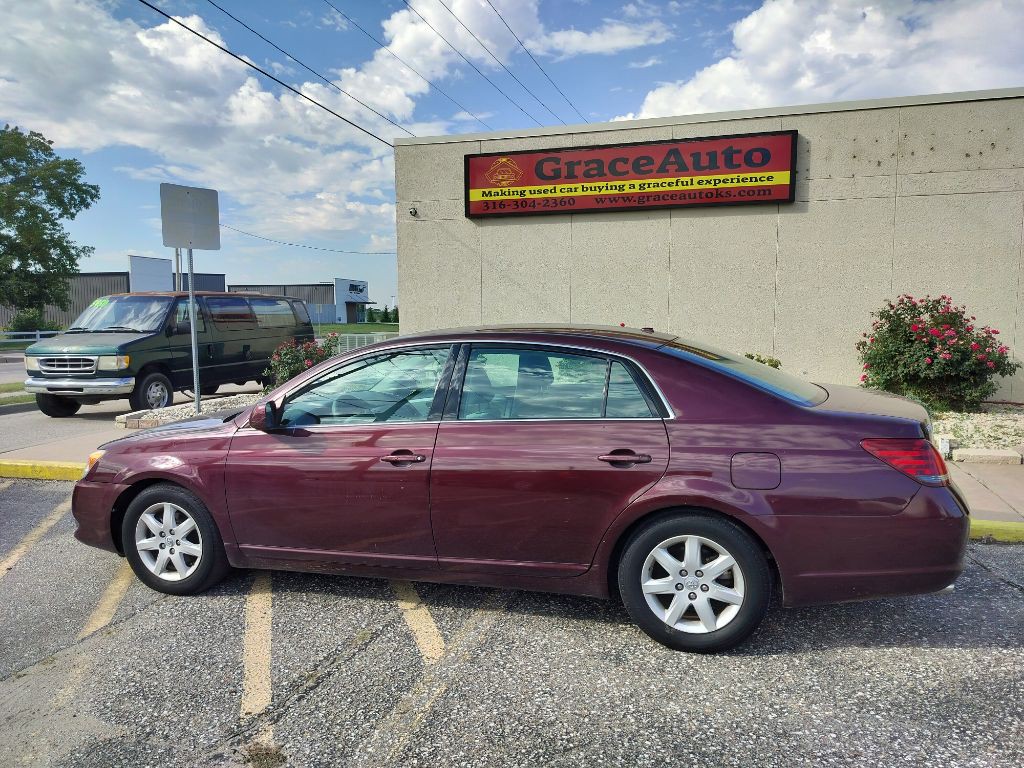 2009 Toyota Avalon Image 2