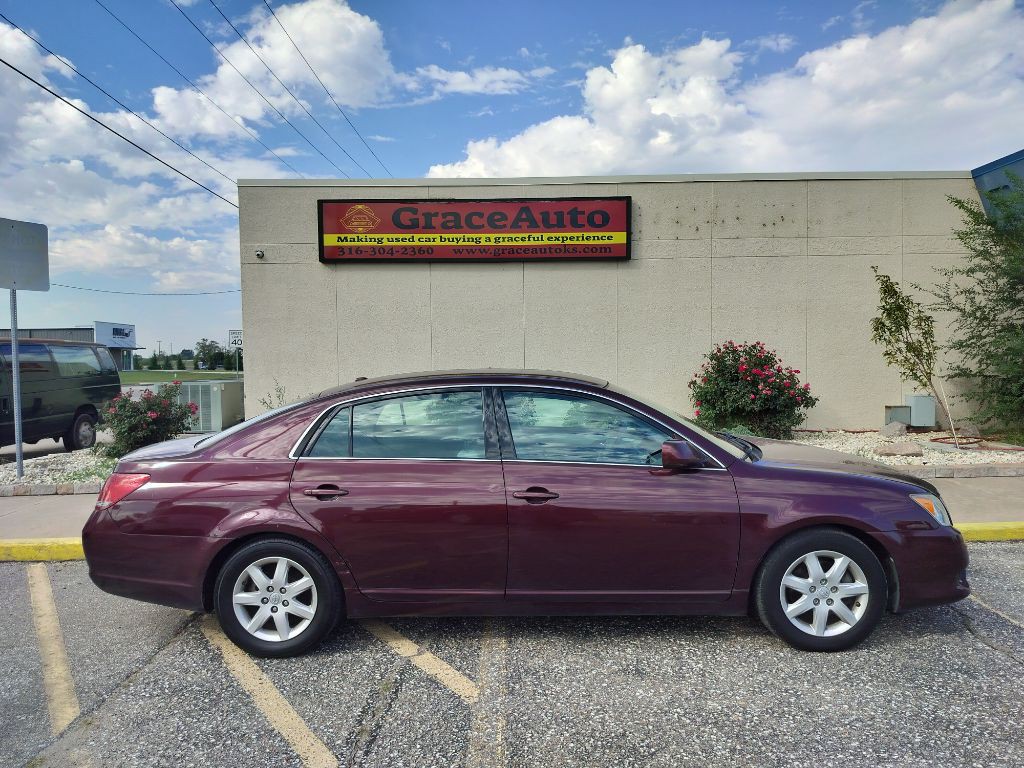 2009 Toyota Avalon Image 10
