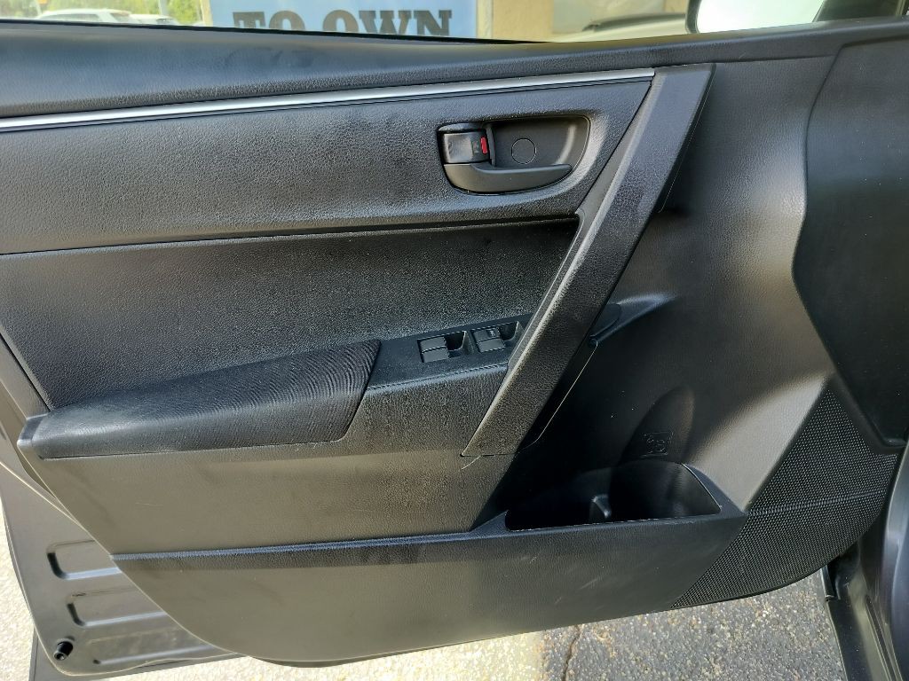 2014 Toyota Corolla Image 17