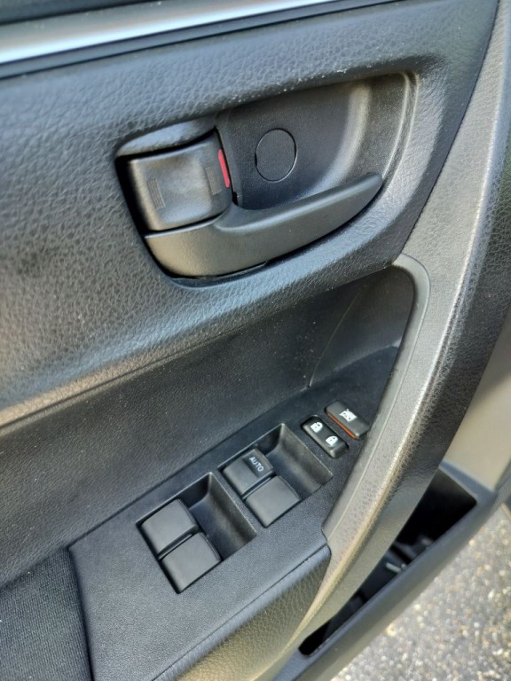 2014 Toyota Corolla Image 18
