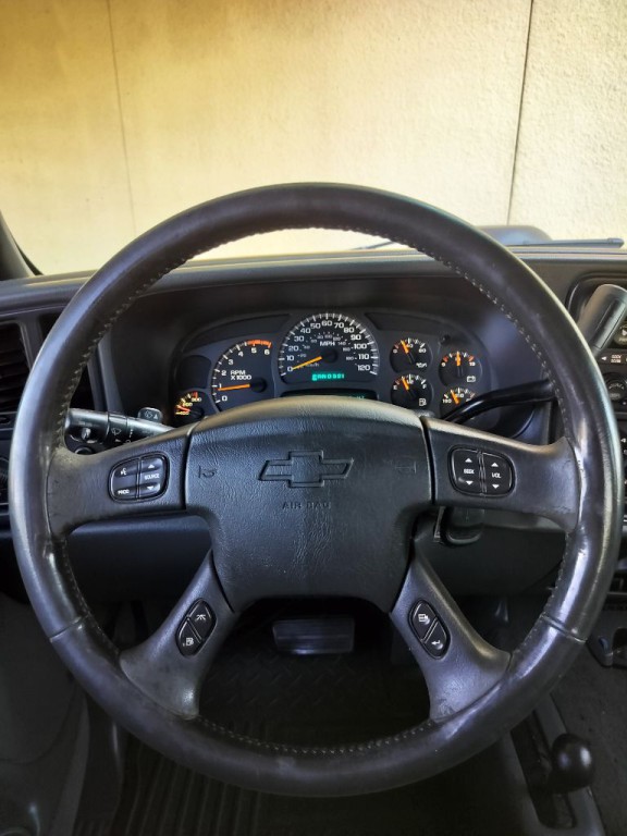 2004 Chevrolet Silverado 1500 Image 11