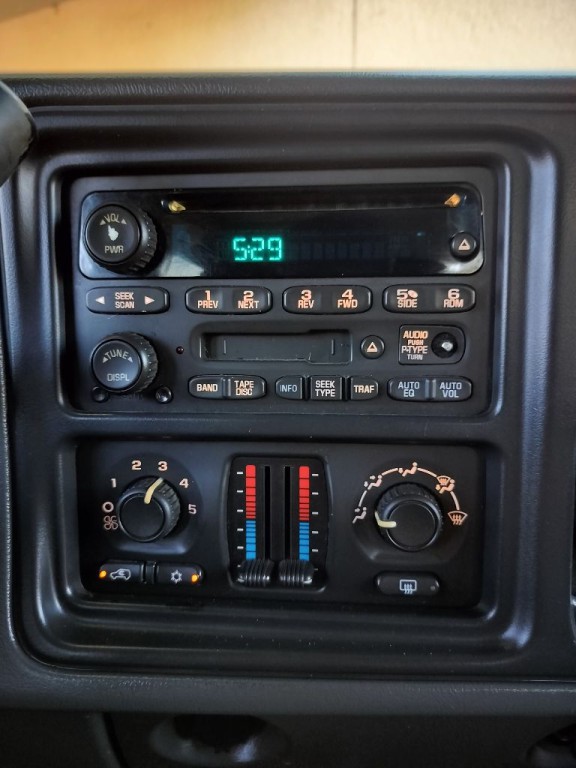 2004 Chevrolet Silverado 1500 Image 15