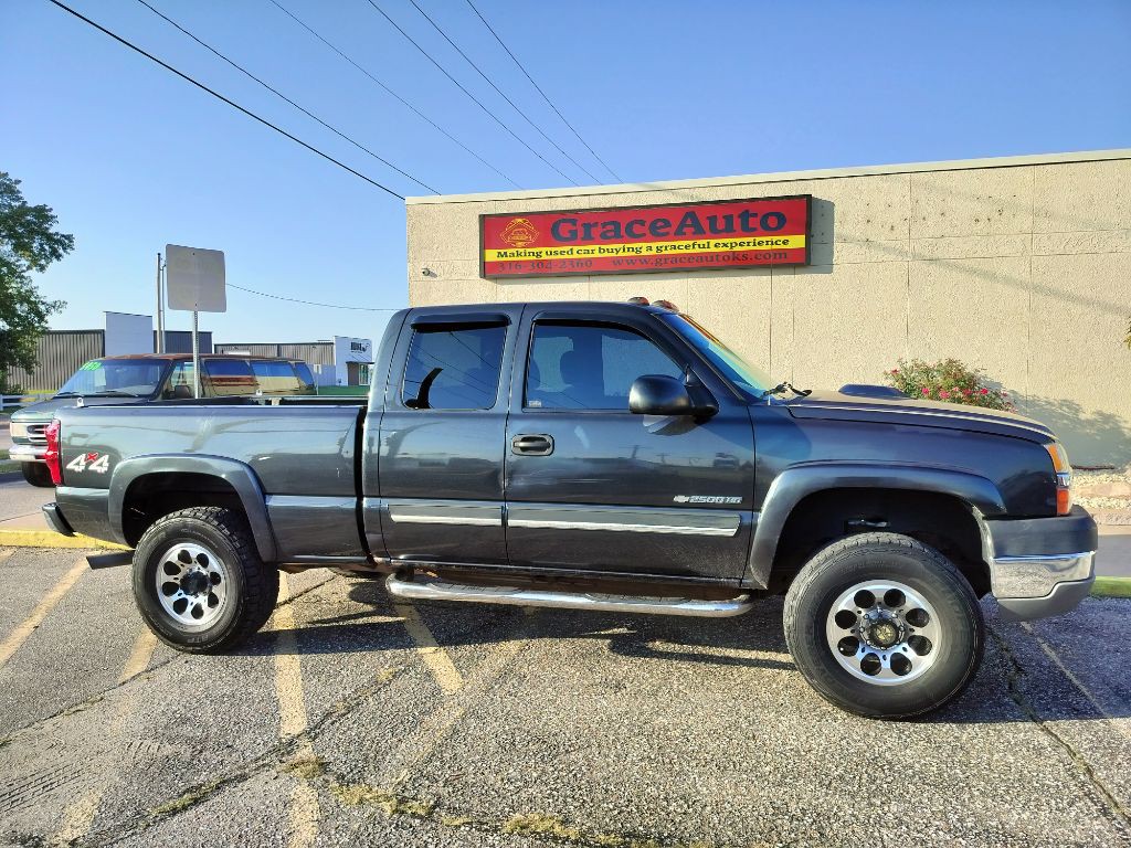 2004 Chevrolet Silverado 1500 Image 21