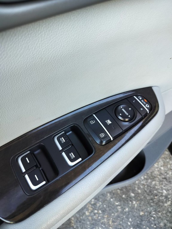 2018 Kia Optima Image 25