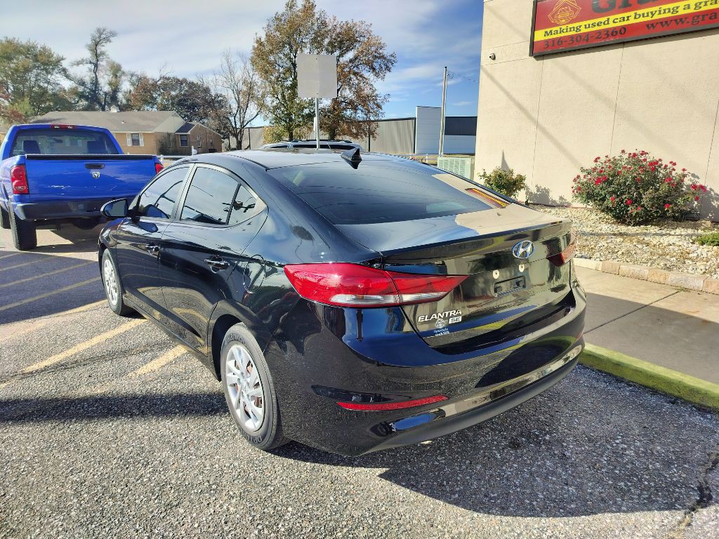 2017 Hyundai Elantra Image 4