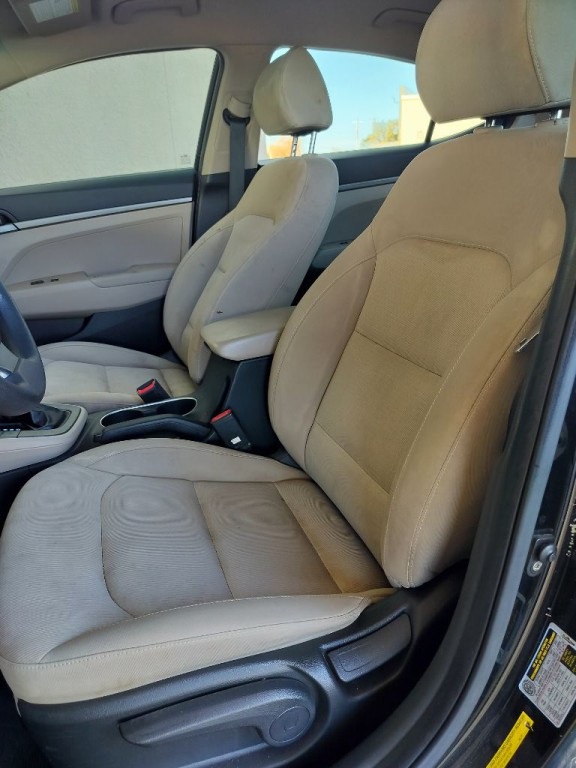 2017 Hyundai Elantra Image 8