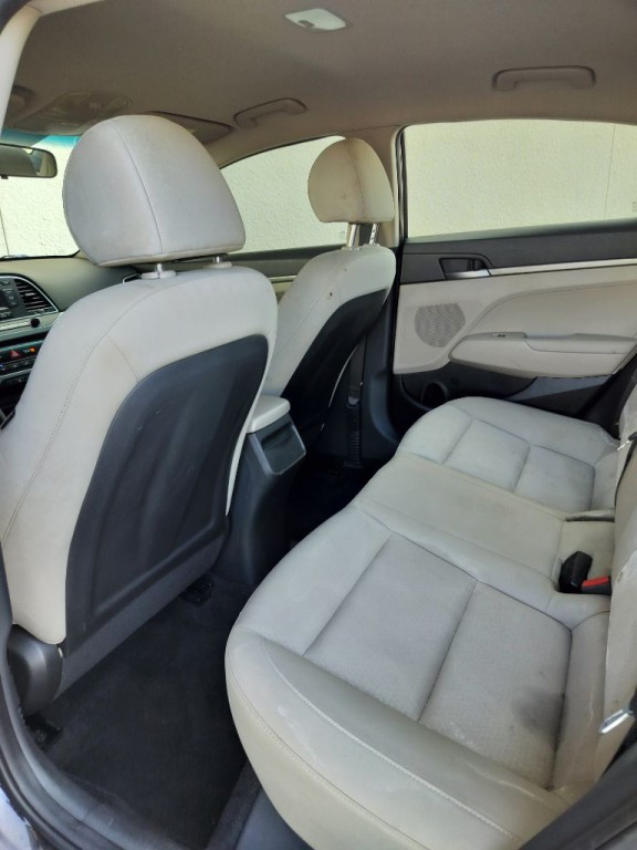 2017 Hyundai Elantra Image 19