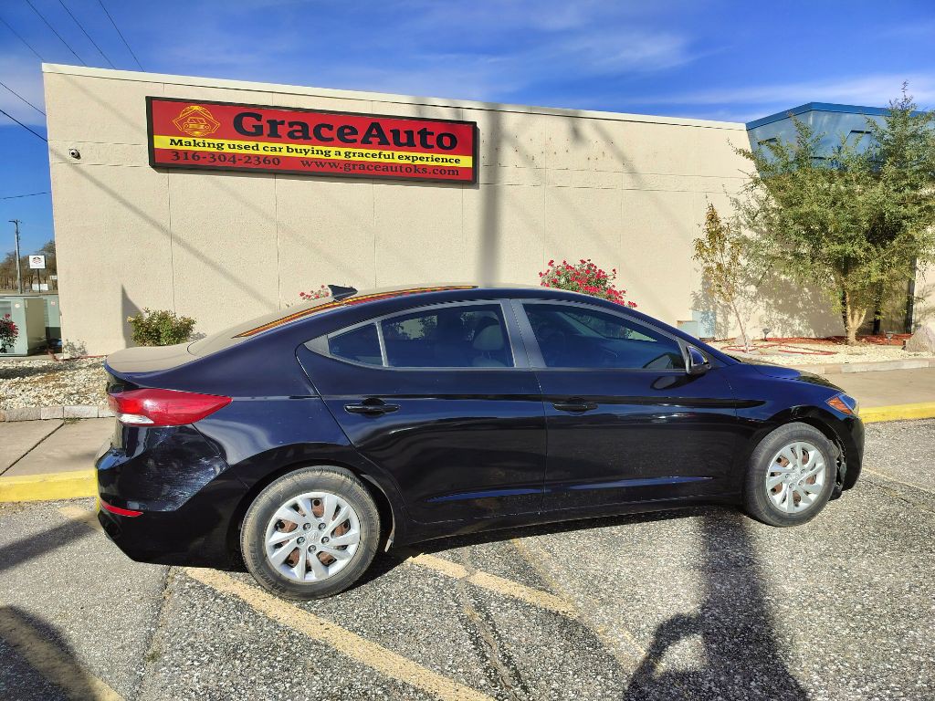 2017 Hyundai Elantra Image 24