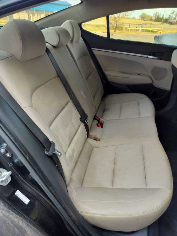 2017 Hyundai Elantra Image 29