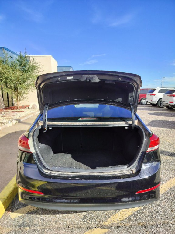 2017 Hyundai Elantra Image 33