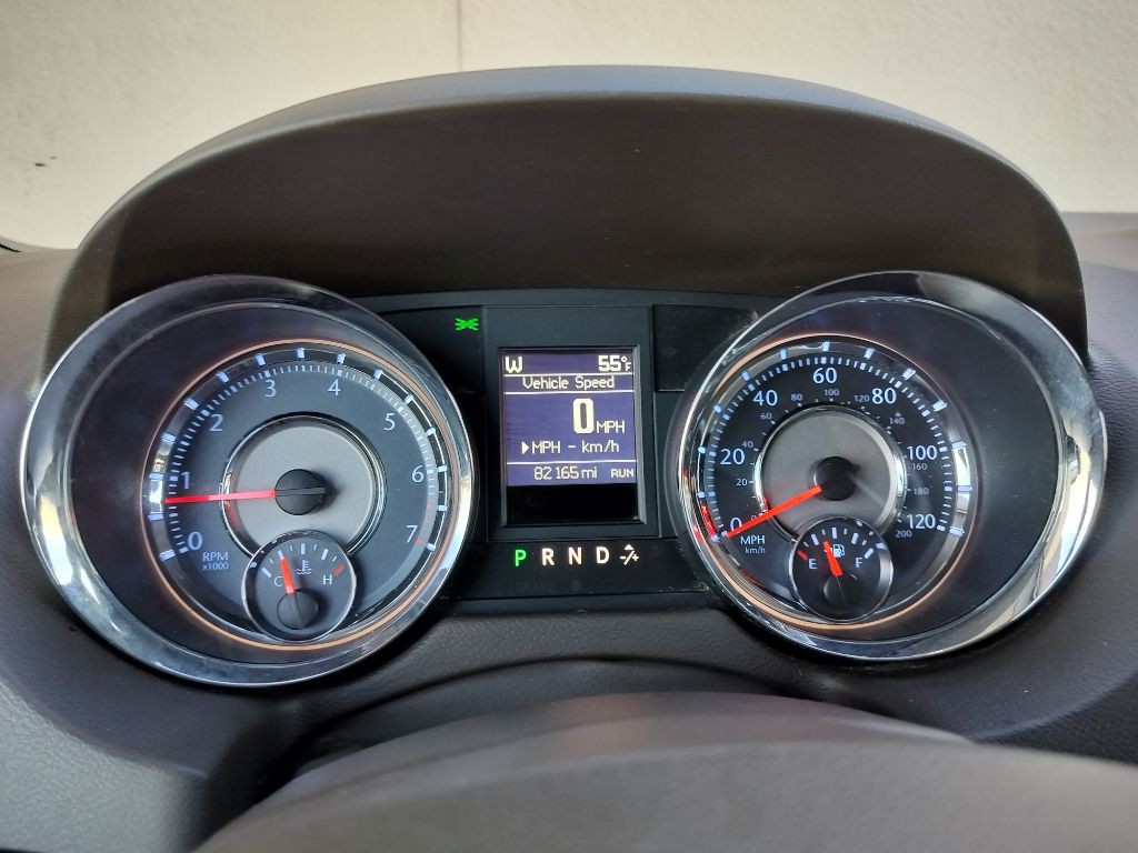 2013 Chrysler Town & Country Image 14