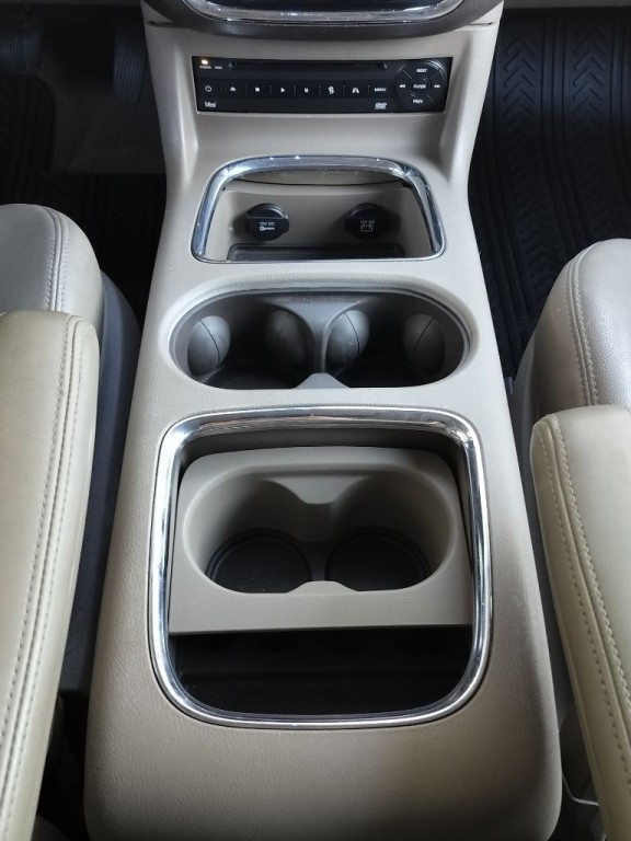 2013 Chrysler Town & Country Image 20