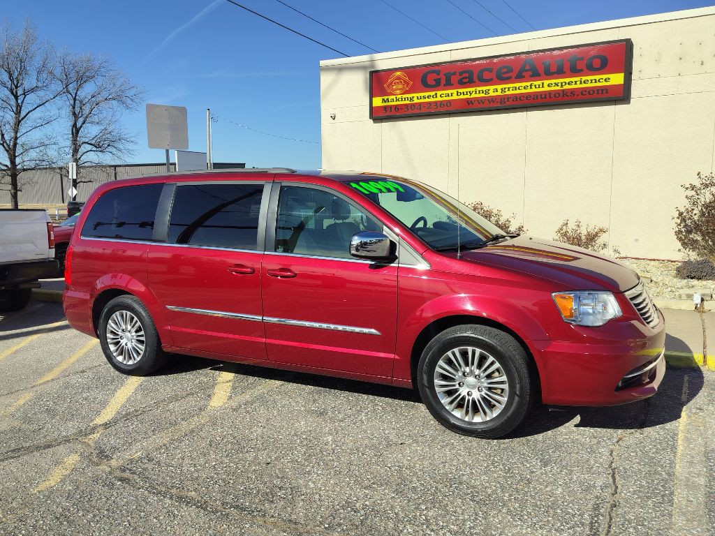 2013 Chrysler Town & Country Image 29