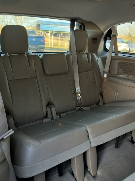 2013 Chrysler Town & Country Image 41