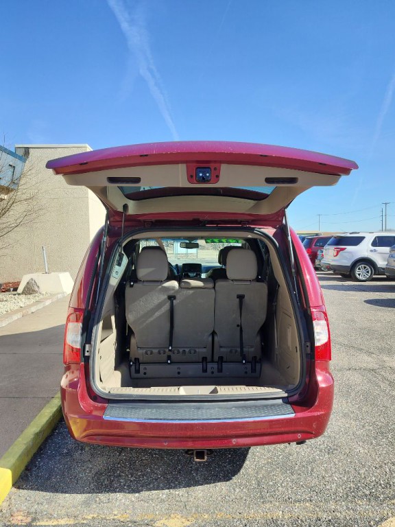 2013 Chrysler Town & Country Image 44