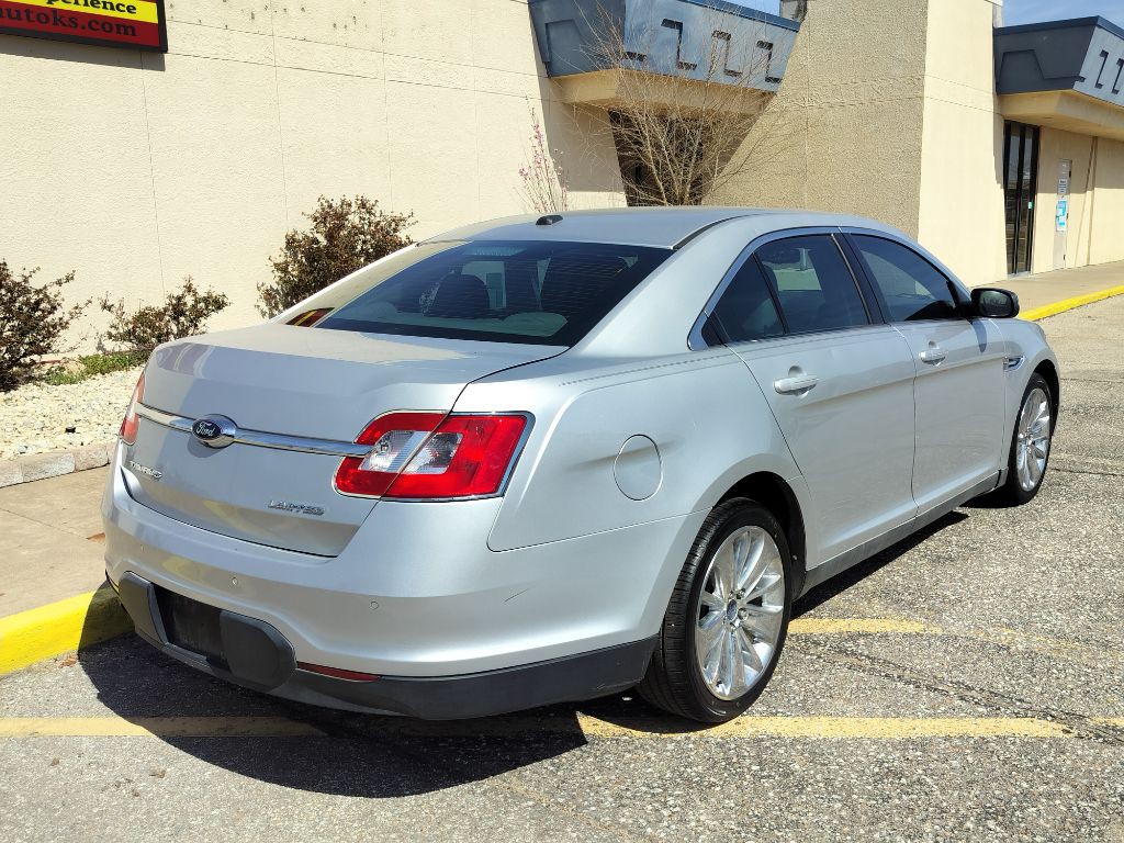 2011 Ford Taurus Image 17
