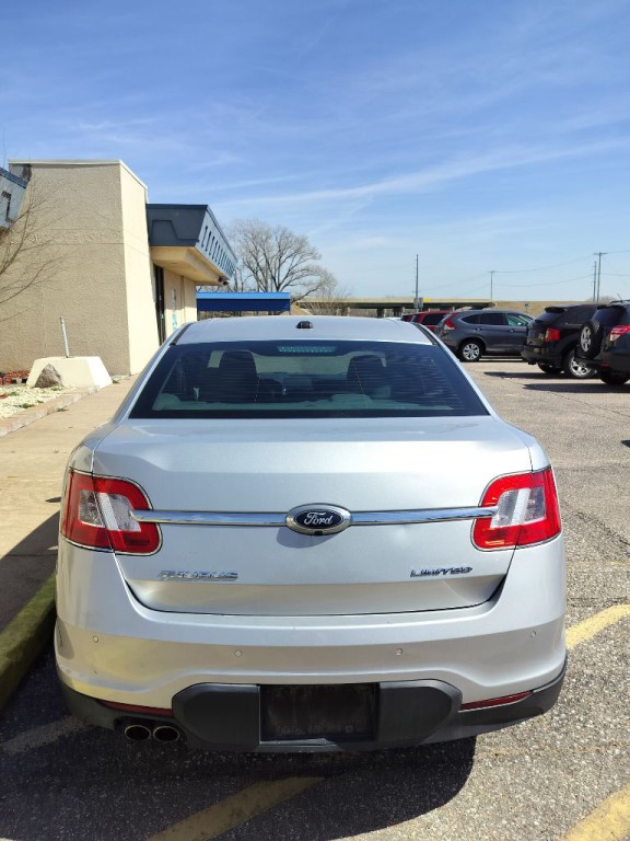 2011 Ford Taurus Image 20