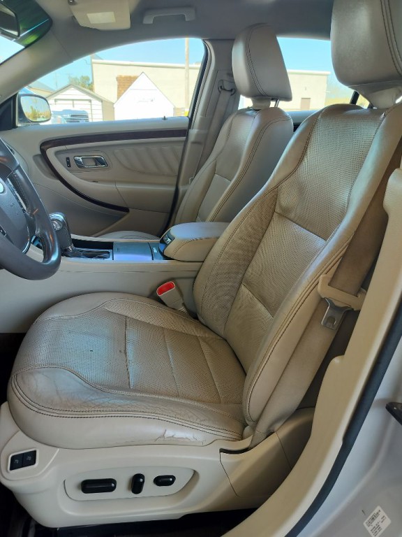 2011 Ford Taurus Image 23
