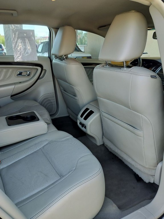 2011 Ford Taurus Image 30
